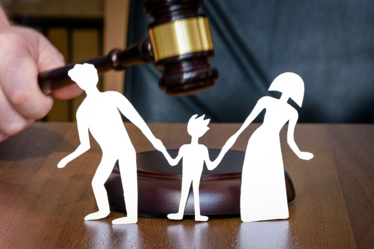 Child Custody Lawyer: Meaning, Cost to Hire and Near You