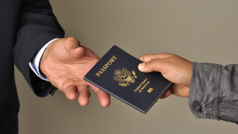 CAN A FELON GET A PASSPORT? Best US Practices in 2024