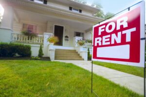 RENTING A HOUSE VS. APARTMENT
